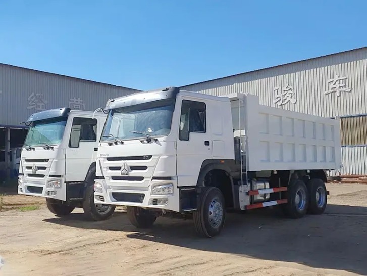 Used howo 10 wheels tipper truck with good condition and price
